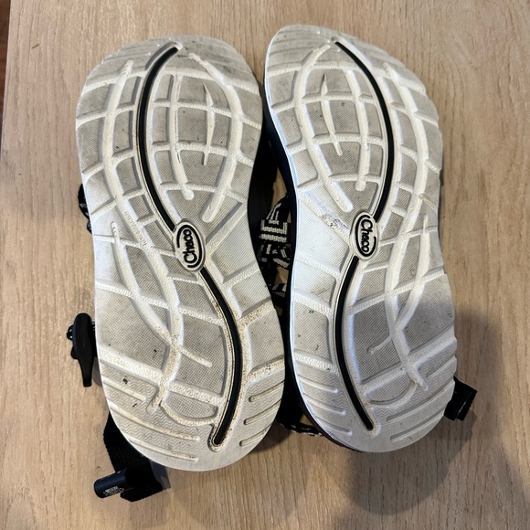 Chaco Sandals - Women’s size 8 - Black and White - Picture 3 of 4